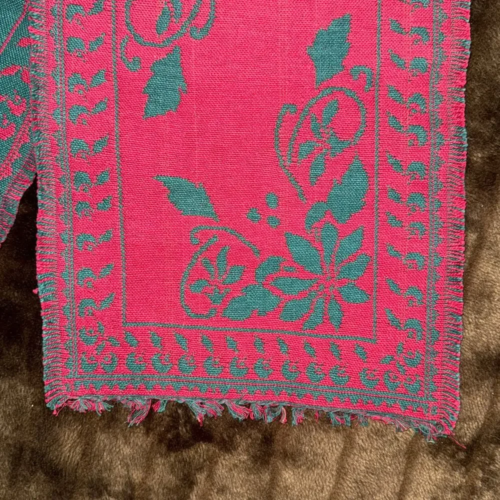 Red/Green Reversible Woven Cotton Christmas Table Runner Fringe Edges 12